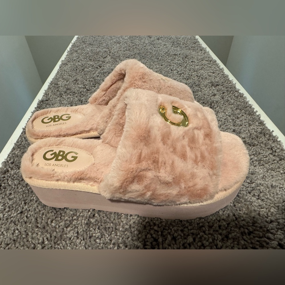 GBG Guess platform slippers